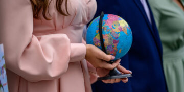 Descubra o Mundo com o Curso de Relações Internacionais