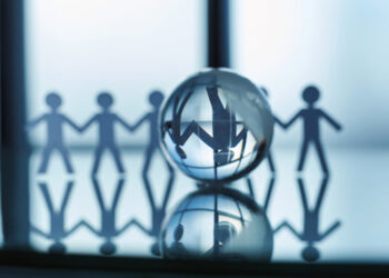 Construindo uma Sociedade Justa Através da Transparência: Entenda o Papel Fundamental